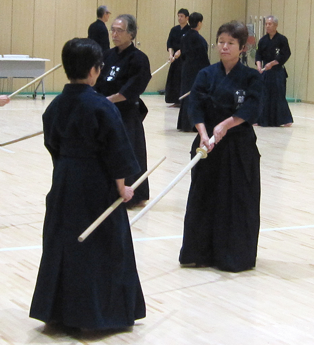 杖道とは | 千葉県剣道連盟杖道部会